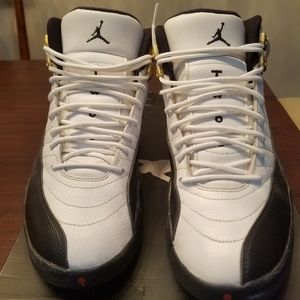 Air Jordan 12 Retro SZ 9.5 excellent condition!